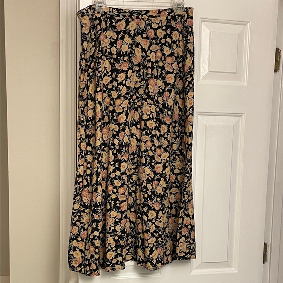 Clio Dresses & Skirts - Clio Black and Cream Floral Maxi Skirt